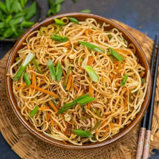 VEG HAKKA NOODLES